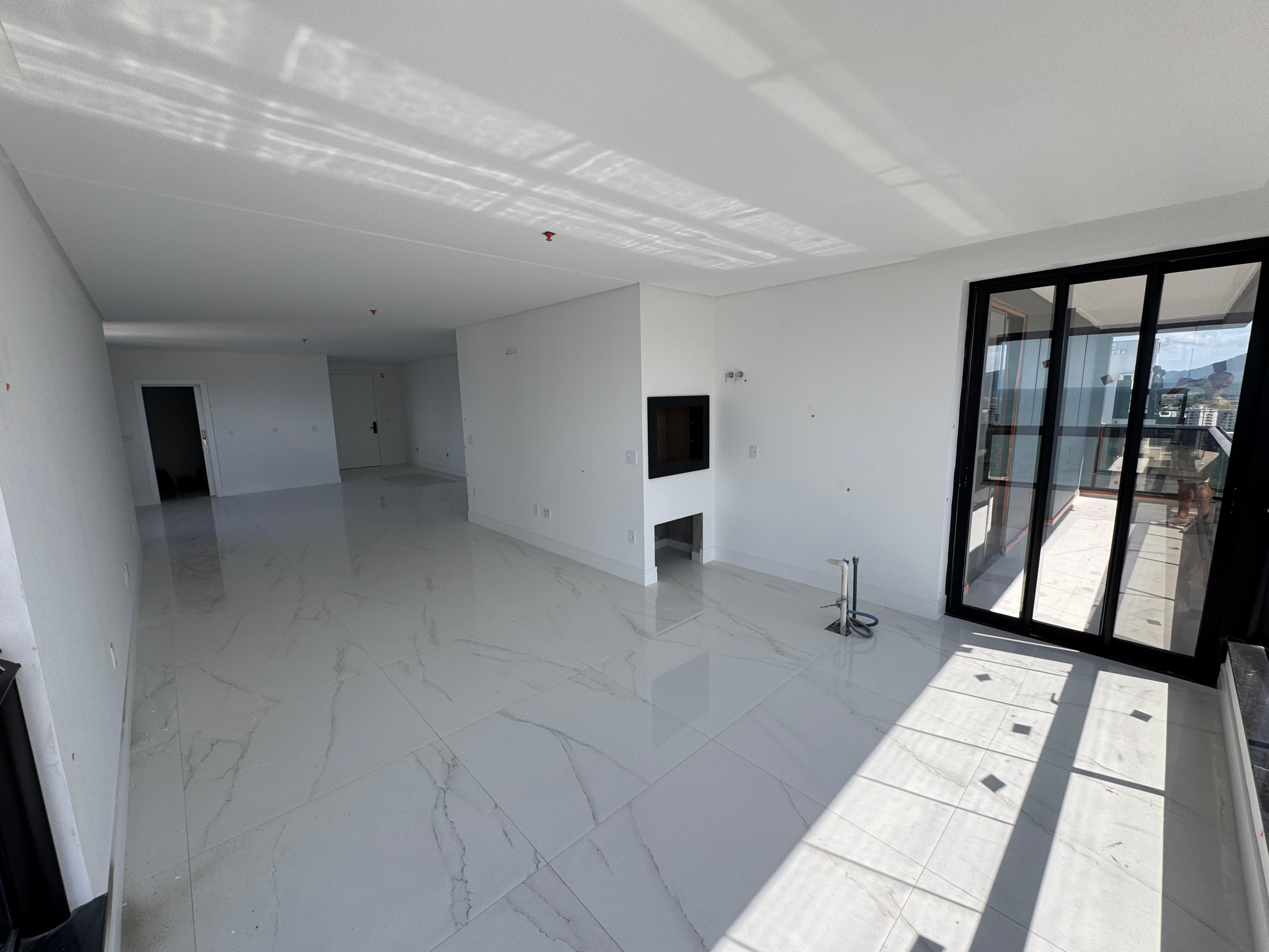 Itapema-SC OPORTUNIDADE APARTAMENTO DE ALTO PADRÃO NA MEIA PRAIA – PRONTO PARA MORAR EM ITAPEMA (ANDAR ALTO)